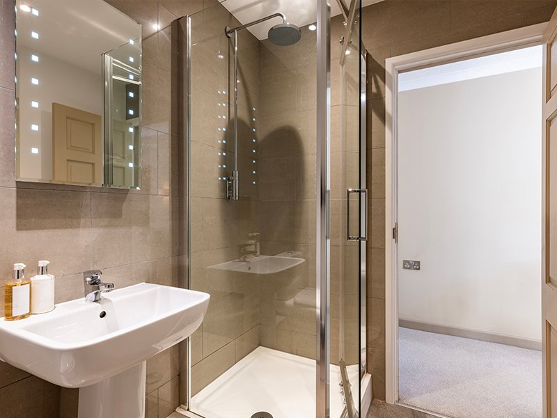 Room 5 Ensuite