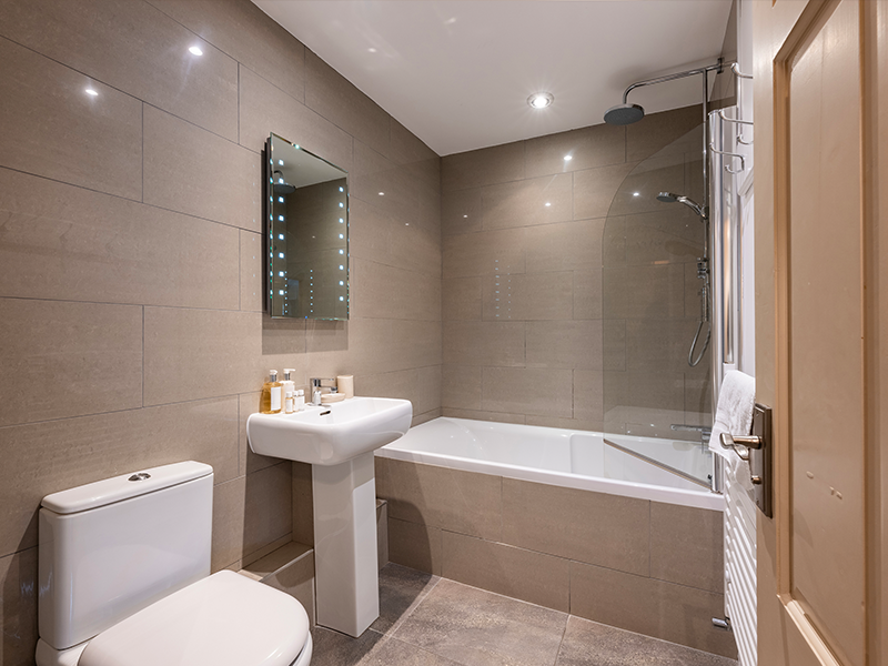 Tytherleigh Room 6 Ensuite